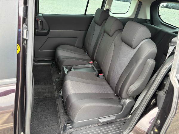 2013 Mazda Premacy thumbnail