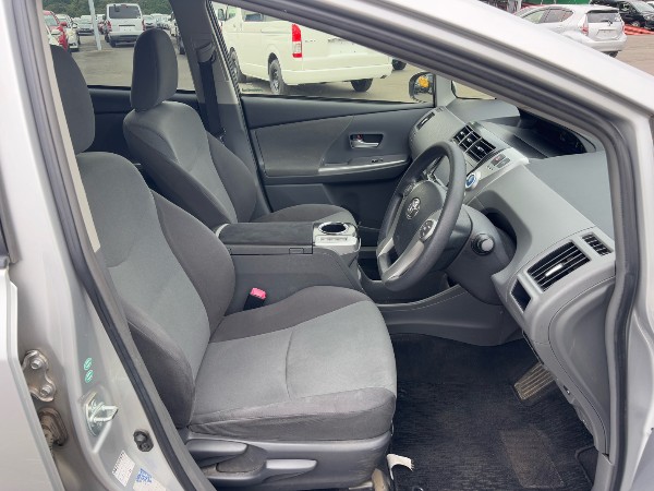 2014 Toyota Prius thumbnail