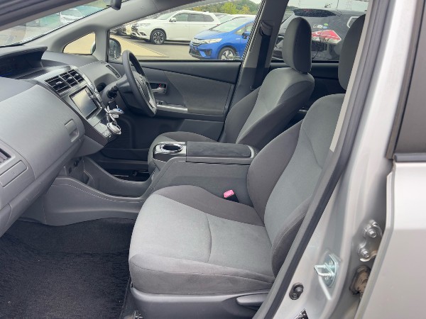 2014 Toyota Prius thumbnail
