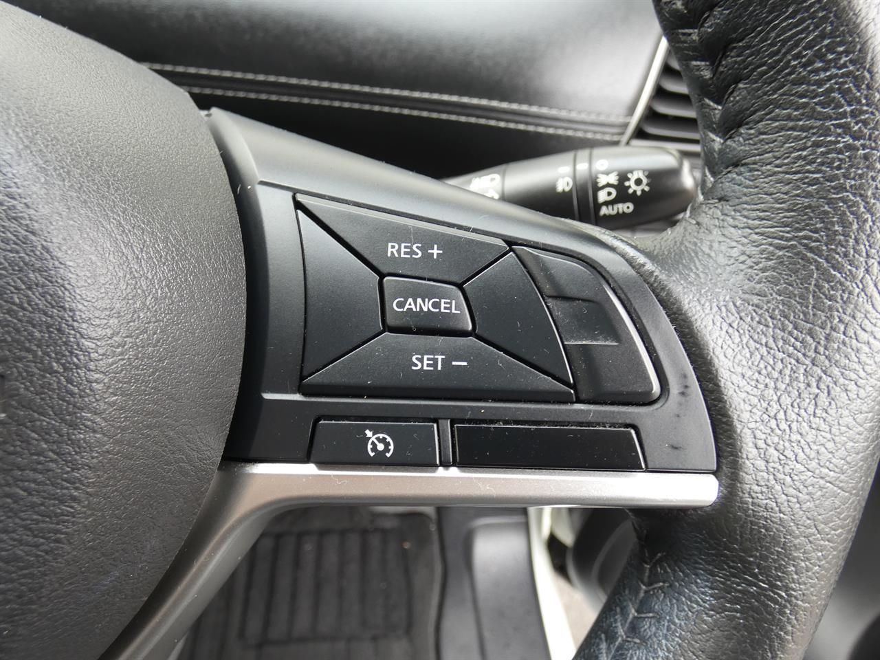 2017 Nissan SERENA thumbnail