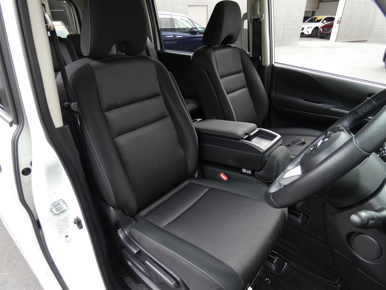 2017 Nissan SERENA thumbnail