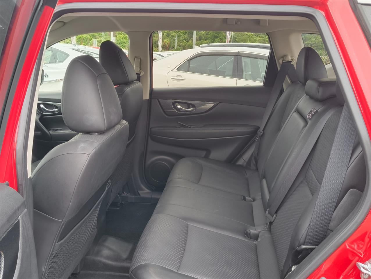 2017 Nissan X-Trail thumbnail