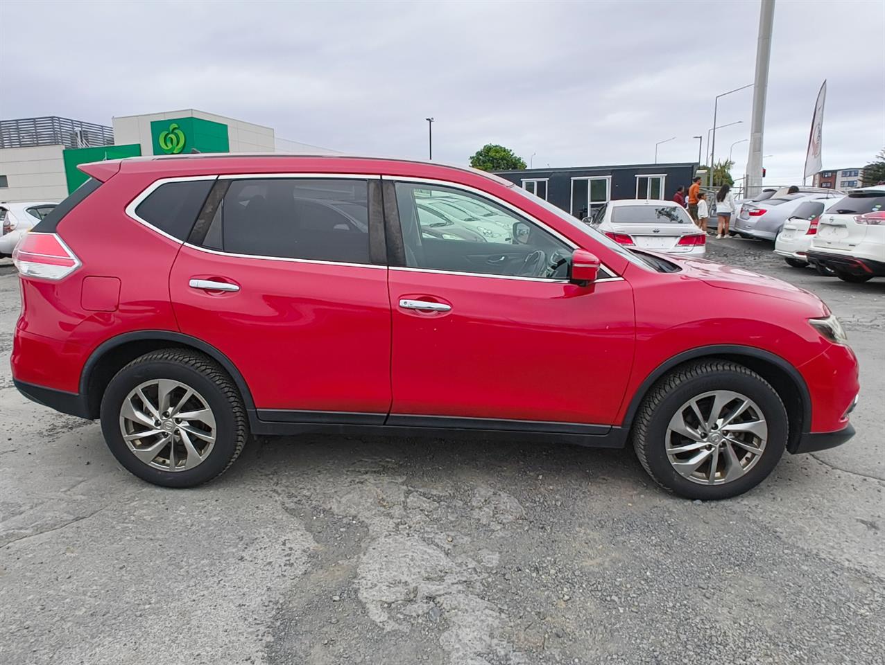2017 Nissan X-Trail thumbnail