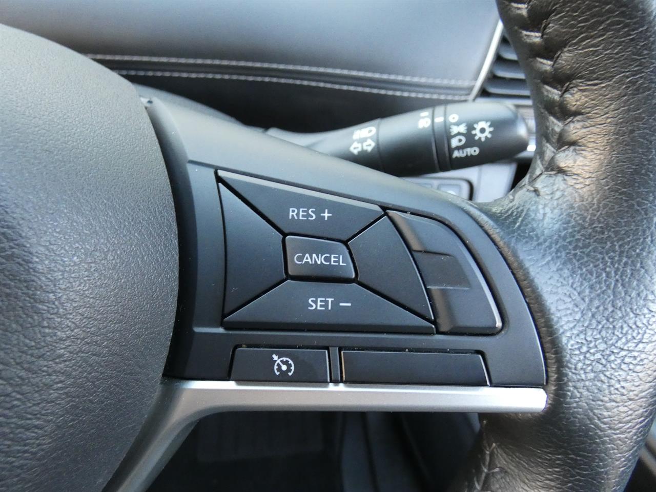2017 Nissan SERENA thumbnail