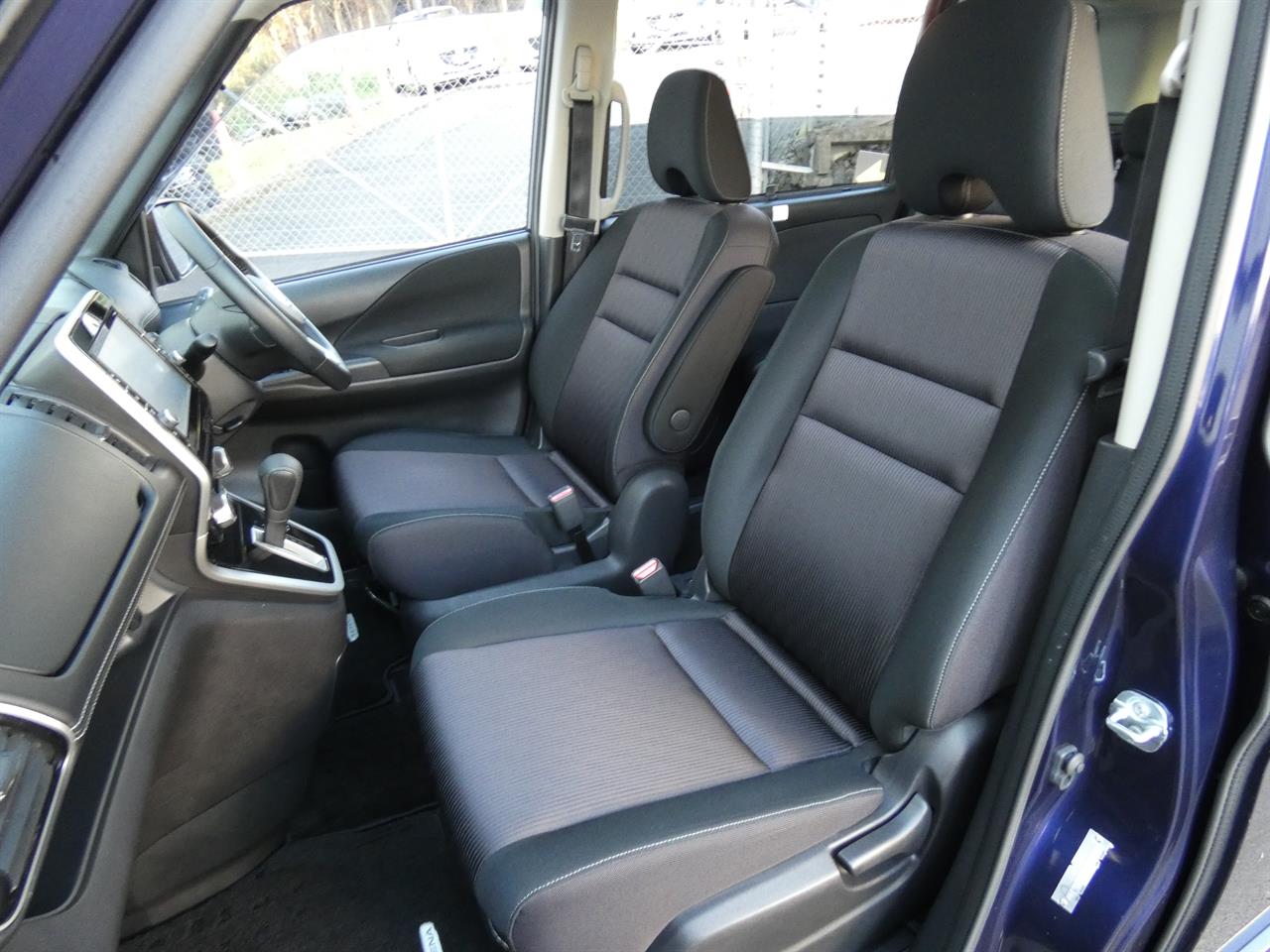 2017 Nissan SERENA thumbnail