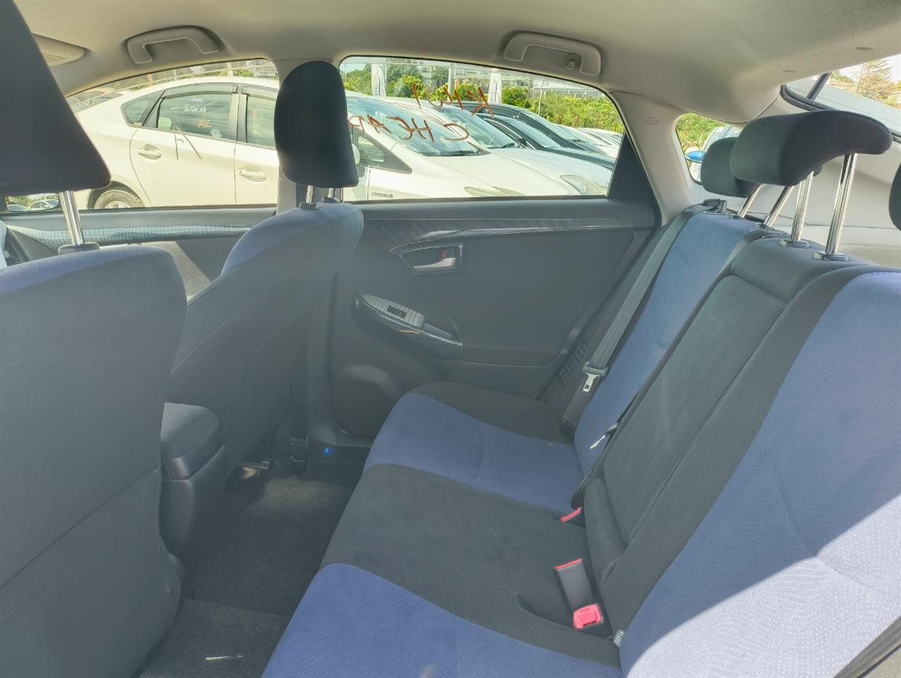 2013 Toyota Prius thumbnail