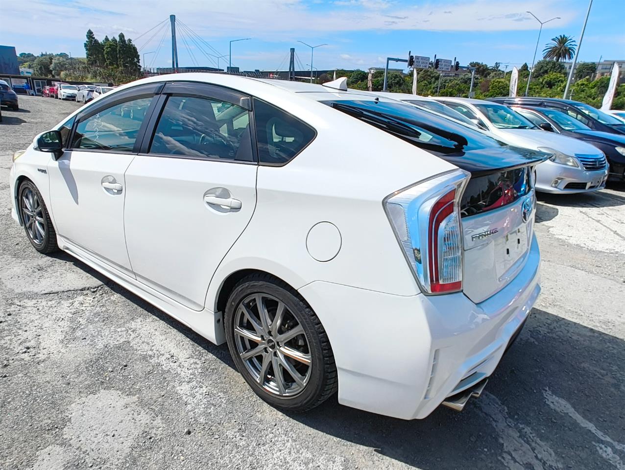 2013 Toyota Prius thumbnail