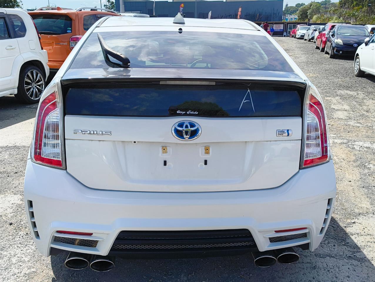 2013 Toyota Prius thumbnail